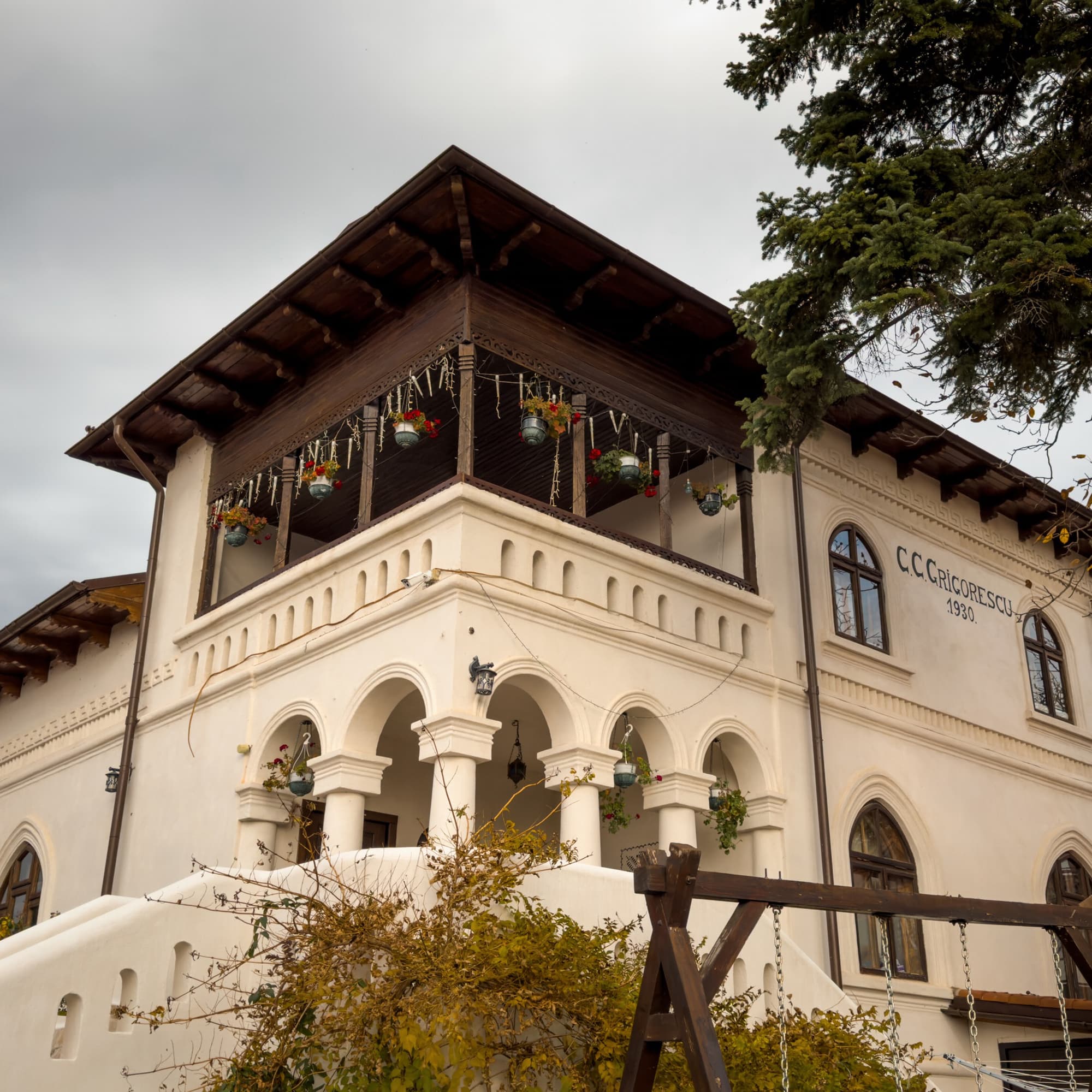 Truffle hunting and a special culinary experience at Grigorescu Mansion