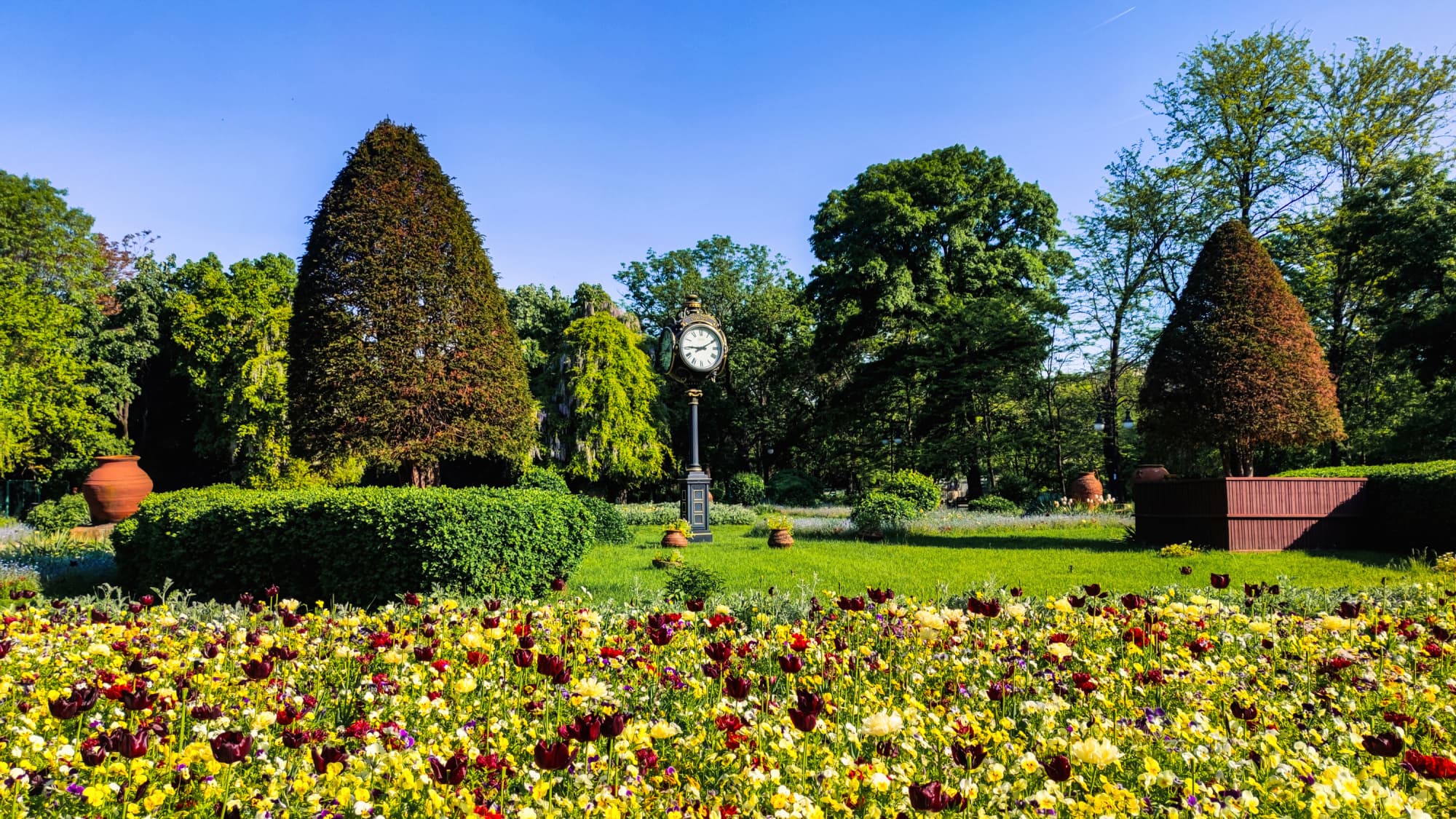 Escape to Cişmigiu Garden, the oldest park in Bucharest