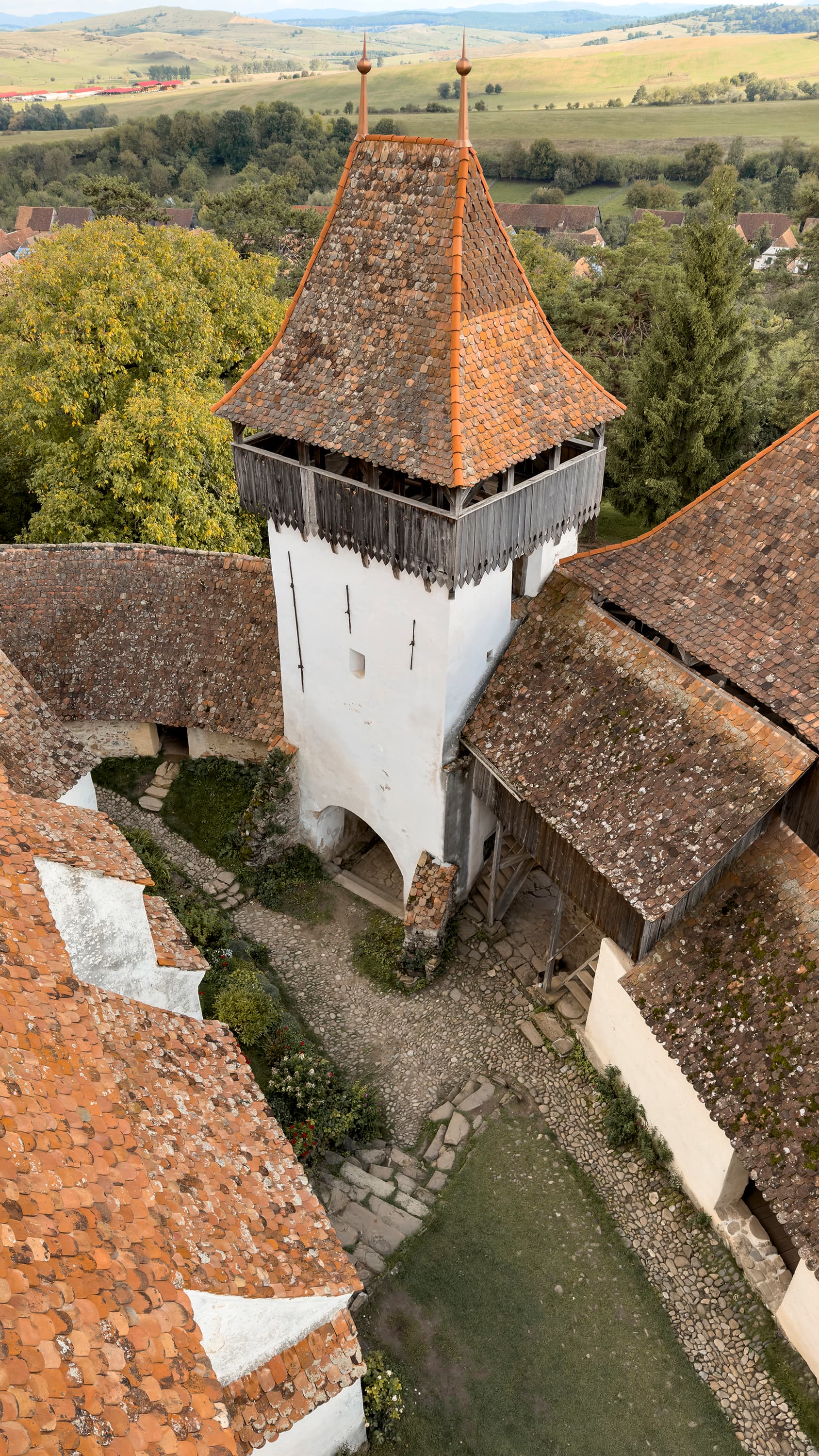 Biserica Fortificată din Viscri văzută de sus