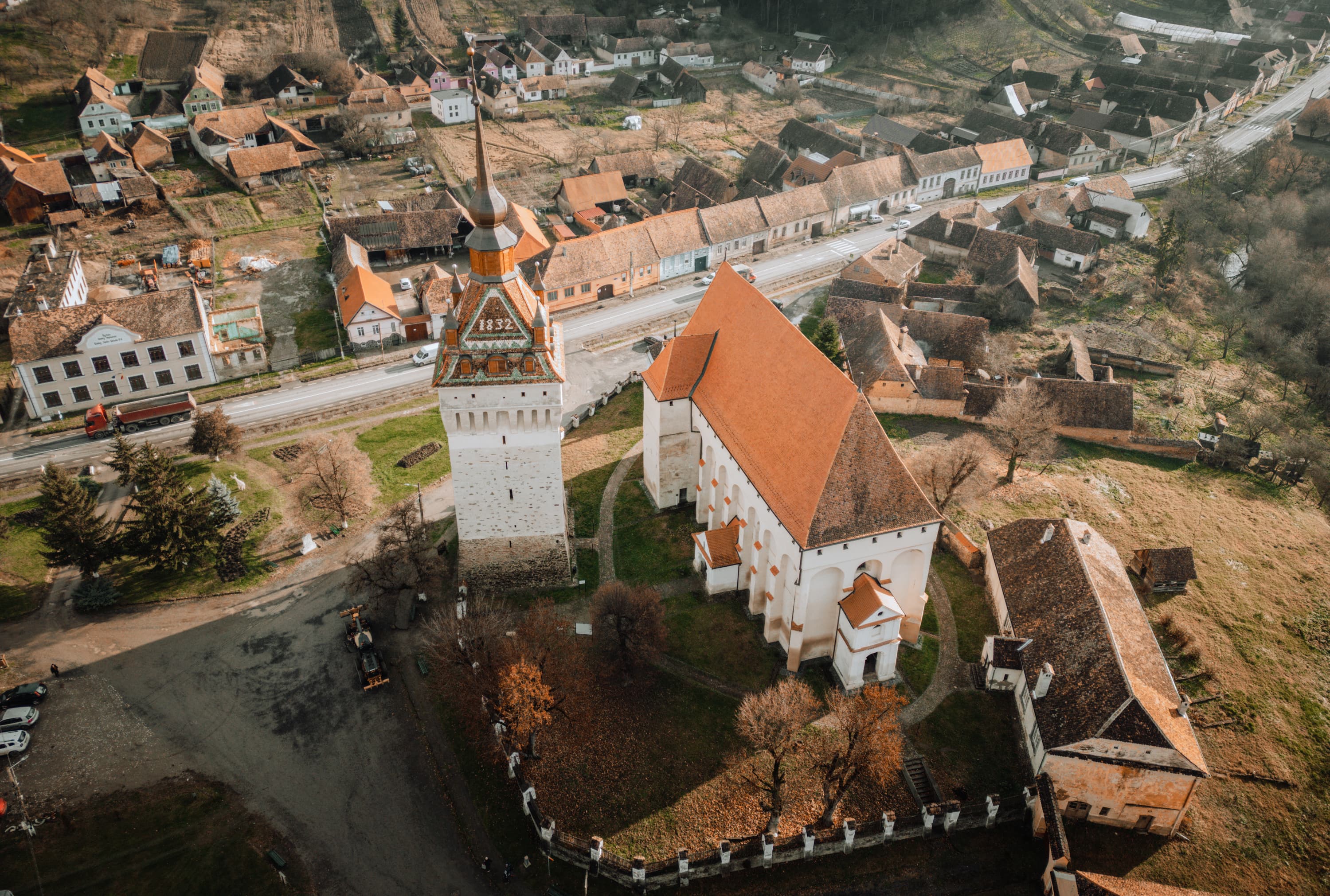 Biserica fortificată din Saschiz, vedere aeriană